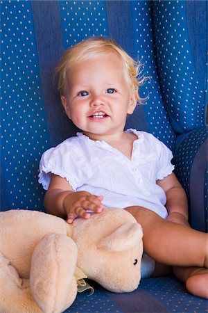 simsearch:600-00795637,k - Toddler with Teddy Bear in Armchair Photographie de stock - Premium Libres de Droits, Code: 600-02371045