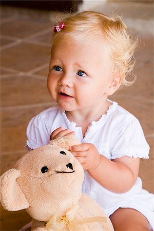 simsearch:600-00795637,k - Toddler with Teddy Bear Photographie de stock - Premium Libres de Droits, Code: 600-02371043