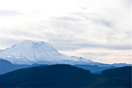 Mount Rainier, Snoqualmie Pass, Hyak, Washington State, USA Foto de stock - Royalty Free Premium, Número: 600-02386168