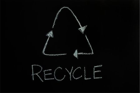 symbole de recyclage - Symbole de recyclage sur le tableau noir Photographie de stock - Premium Libres de Droits, Code: 600-02594166