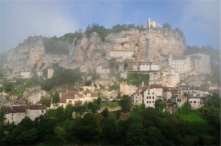 Foggy Morning in Rocamadour, Lot, Midi-Pyrenees, France Stock Photo - Premium Royalty-Free, Code: 600-02590916