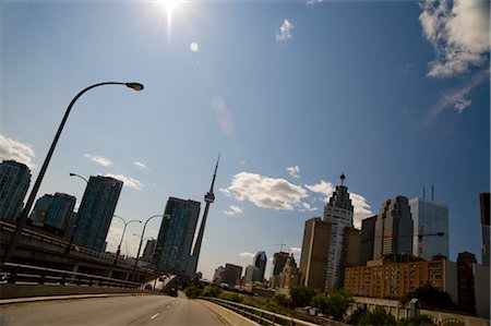 simsearch:700-00681337,k - Gardiner Expressway Off-Ramp, Toronto, Ontario, Canada Foto de stock - Sin royalties Premium, Código: 600-02620670