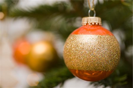 simsearch:622-06009907,k - Close-up of Christmas Ornament on Christmas Tree Stock Photo - Premium Royalty-Free, Code: 600-02645585