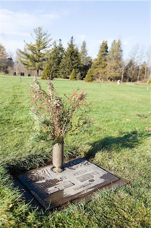 Grave Site, Kitchener, Ontario, Canada Stock Photo - Premium Royalty-Free, Code: 600-02659644