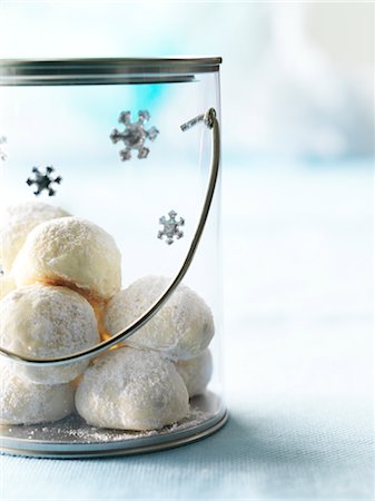 snowflake cookie - Christmas Cookies in Container Stock Photo - Premium Royalty-Free, Code: 600-02669213