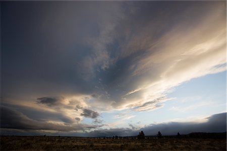 Dramatic Sky at Dusk Near Warm Springs, Oregon, USA Stock Photo - Premium Royalty-Free, Code: 600-02669348