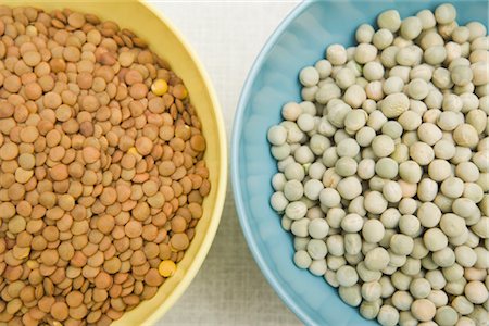 simsearch:600-02883276,k - Bowls of Peas and Lentils Side by Side Stock Photo - Premium Royalty-Free, Code: 600-02660163