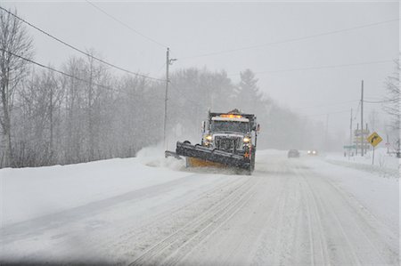 Snowplow on Highway, Ontario, Canada Foto de stock - Sin royalties Premium, Código: 600-02670636