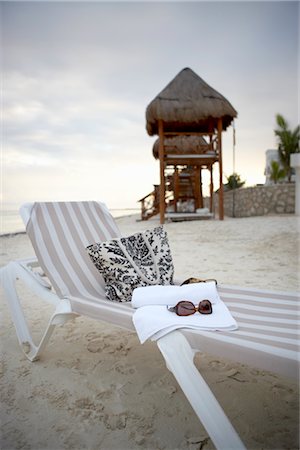 Lounge Chair on Beach in Cancun, Mexico Stock Photo - Premium Royalty-Free, Code: 600-02686157