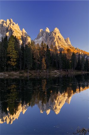 Lago di Antorno, Dolomites, Cadini Group, Belluno Province, Veneto, Italy Foto de stock - Sin royalties Premium, Código: 600-02693566