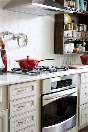 pots on a stove - Stove in Kitchen Stock Photo - Premium Royalty-Free, Code: 600-02701250