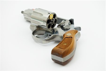 suicide - 357 Magnum Loaded With One Bullet Stock Photo - Premium Royalty-Free, Code: 600-02702778