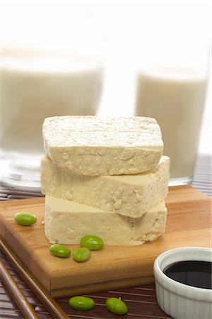 salsa de soja - Tofu with Soy Milk, Soy Sauce and Soy Beans Foto de stock - Sin royalties Premium, Código: 600-02738002