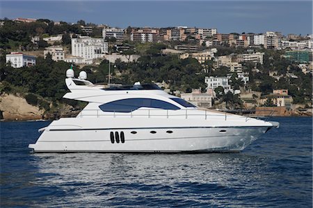 Side View of Motorboat Abacus 52', Naples, Italy Fotografie stock - Premium Royalty-Free, Codice: 600-02738160