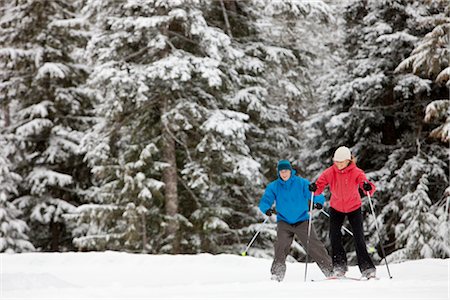 Couple Cross Country Skiing, Whistler, British Columbia, Canada Stock Photo - Premium Royalty-Free, Code: 600-02757238