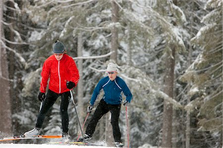 simsearch:700-03439868,k - Couple Cross Country Skiing, Whistler, British Columbia, Canada Stock Photo - Premium Royalty-Free, Code: 600-02757257