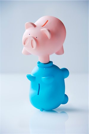 dos objetos - Piggy Banks Foto de stock - Sin royalties Premium, Código: 600-02797964