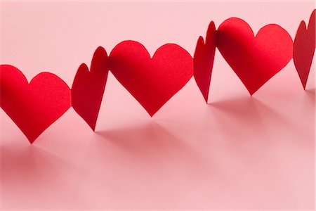 paper cut-out - Heart Shaped Paper Chain Stock Photo - Premium Royalty-Free, Code: 600-02801215