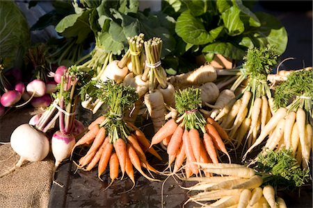 Carrots and Turnips at Farmer's Market Foto de stock - Sin royalties Premium, Código: 600-02834026