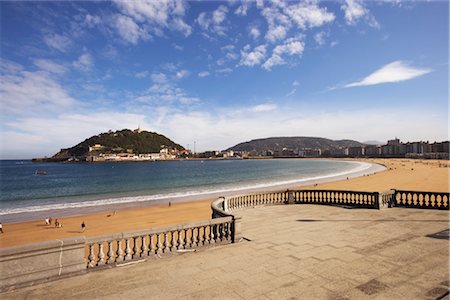 famous cities in basque country - View of Beach, San Sebastian, Spain Stock Photo - Premium Royalty-Free, Code: 600-02834031