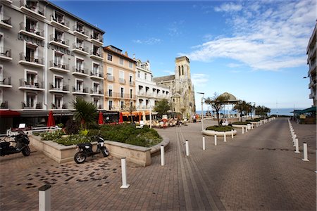 famous cities in basque country - Pedestrian Walk, Biarritz, Aquitaine, France Stock Photo - Premium Royalty-Free, Code: 600-02834040