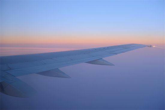 View of Aeroplane Wing at Sunrise Above Buenos Aires, Argentina Foto de stock - Sin royalties Premium, Artista: Raimund Linke, Código de la imagen: 600-02860277