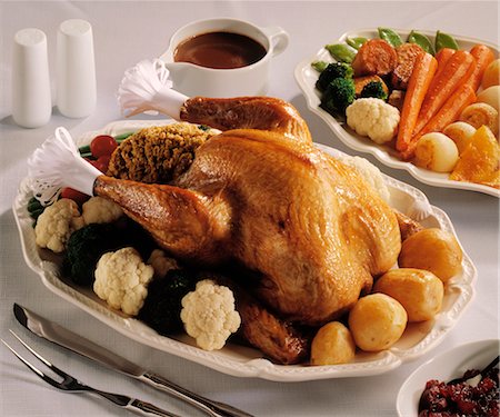 pavo (alimento) - Roast Turkey Dinner Foto de stock - Sin royalties Premium, Código: 600-02885939