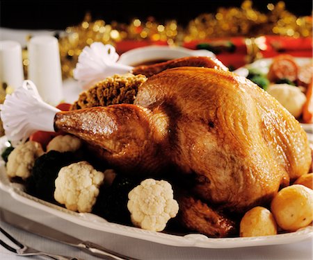 pavo (alimento) - Roast Turkey Dinner Foto de stock - Sin royalties Premium, Código: 600-02885940