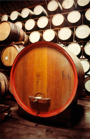 Barrels, Vineyard, Winery Foto de stock - Sin royalties Premium, Código: 600-02886054