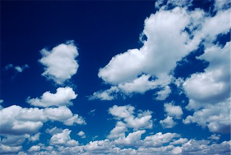 duveteux - Nuages blancs, ciel bleu Photographie de stock - Premium Libres de Droits, Code: 600-02886105