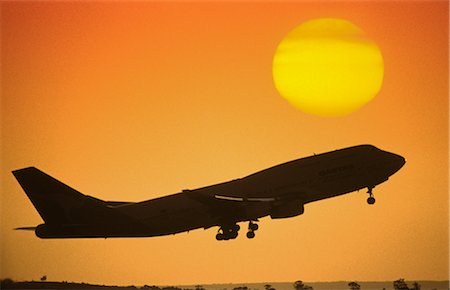 simsearch:600-01223635,k - Boeing 747 at Sunset Foto de stock - Royalty Free Premium, Número: 600-02886474