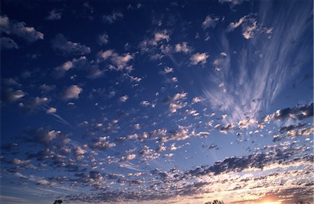 Coucher du soleil et ciel nuageux Photographie de stock - Premium Libres de Droits, Code: 600-02886589