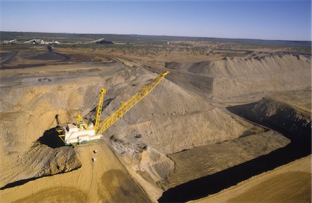 dragline - Black Coal Mining, Dragline Removing Overburden, Australia Stock Photo - Premium Royalty-Free, Code: 600-02886594