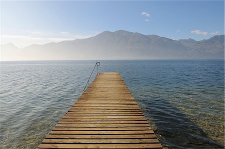 dock lake perspective - Dock, Lake Garda, Verona Province, Veneto, Italy Stock Photo - Premium Royalty-Free, Code: 600-02883199