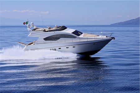 simsearch:600-02245201,k - Abacus 52 Motorboat, Milazzo, Sicily, Italy Stock Photo - Premium Royalty-Free, Code: 600-02912370