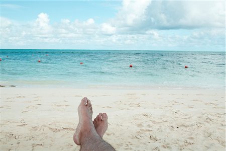 Man Lounging on the Beach, Turks and Caicos Foto de stock - Sin royalties Premium, Código: 600-02935369