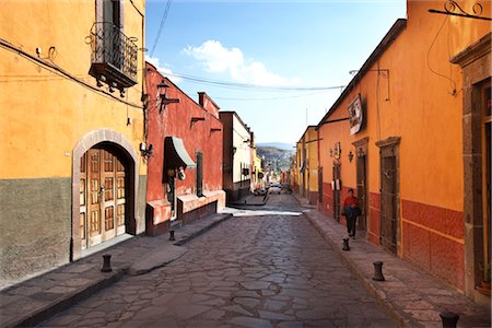 stucco - Cobblestone Streets of San Miguel de Allende, Guanajuato, Mexico Stock Photo - Premium Royalty-Free, Code: 600-02943208