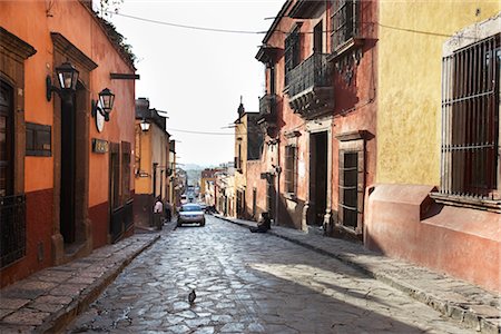 Cobblestone Streets of San Miguel de Allende, Guanajuato, Mexico Foto de stock - Sin royalties Premium, Código: 600-02943209