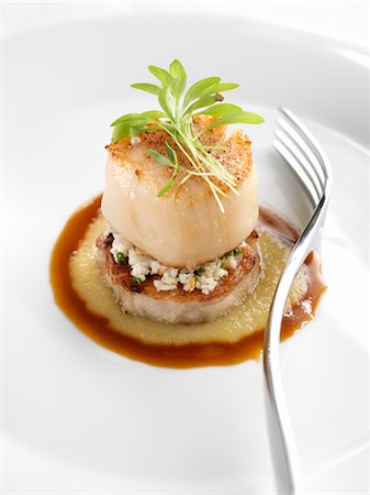 scallop - Grilled Scallop on Foie Gras With Coleslaw and Popcorn Seedlings Garnish Stock Photo - Premium Royalty-Free, Code: 600-02957613