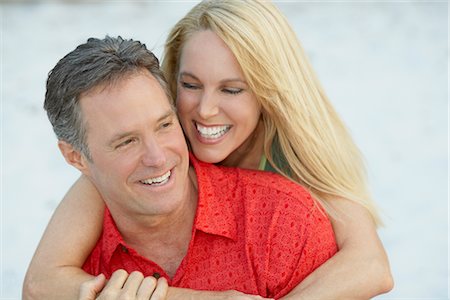 simsearch:632-07674438,k - Mature Couple Hugging Stock Photo - Premium Royalty-Free, Code: 600-02957651