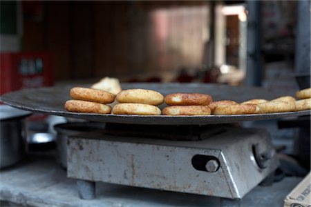 Close-up of Food Stand, McLeod Ganj, Dharamshala, Himachal Pradesh, India Fotografie stock - Premium Royalty-Free, Codice: 600-02958073