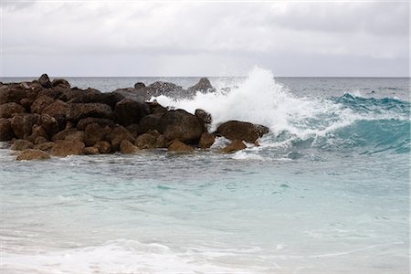 Vagues qui s'écrasent sur la plage rocheuse, Paradise Island, Bahamas Photographie de stock - Premium Libres de Droits, Code: 600-02967528