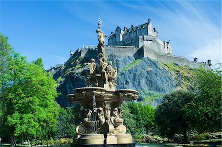 edinburgh castle - Château d'Édimbourg depuis les jardins de Princes Street, Edinburgh, Ecosse Photographie de stock - Premium Libres de Droits, Code: 600-03005160