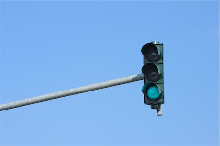 road signals - Traffic Light, Frankfurt, Hesse, Germany Stock Photo - Premium Royalty-Free, Code: 600-03017037