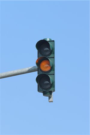 prudenza - Traffic Light, Frankfurt, Hesse, Germany Foto de stock - Sin royalties Premium, Código: 600-03017042