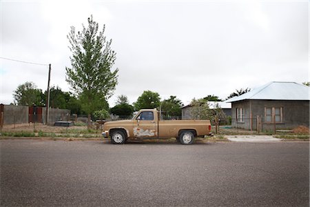 Camion stationnée sur la rue maison, Marfa, Presidio County, West Texas, Texas, États-Unis Photographie de stock - Premium Libres de Droits, Code: 600-03017328