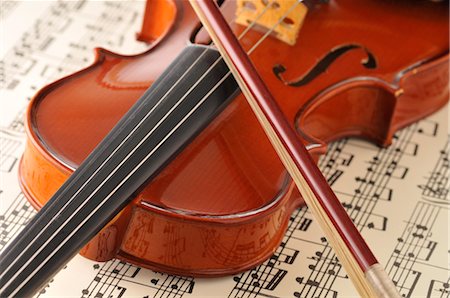 simsearch:600-03697889,k - Violin and Sheet Music Foto de stock - Sin royalties Premium, Código: 600-03059202