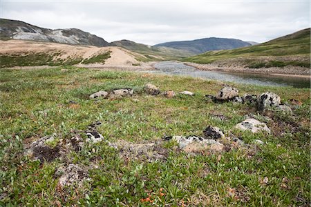 schienenkreuzung - Inuit Ausgrabungsstätte bei Soper und Livingstone Flüsse, Katannilik Territorial Park Reserve, Baffininsel, Nunavut, Kanada Stockbilder - Premium RF Lizenzfrei, Bildnummer: 600-03068796