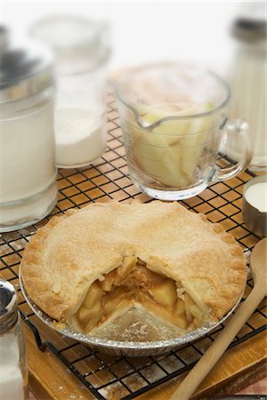 preparation of apple pie - Homemade Apple Pie and Ingredients Stock Photo - Premium Royalty-Free, Code: 600-03069462