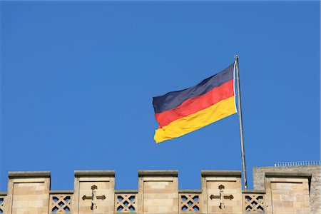 German Flag, Hambach Castle, Neustadt an der Weinstrasse, Rhineland-Palatinate, Germany Foto de stock - Sin royalties Premium, Código: 600-03152799